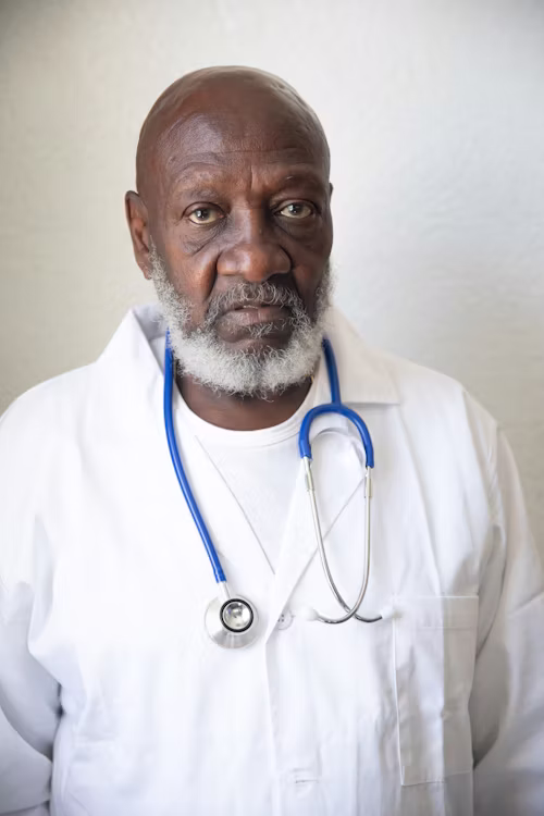Dr. Siya Ndlovu